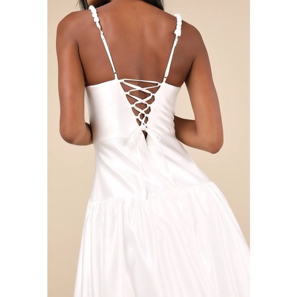 NWT Lulu’s Modern Adoration White Satin Backless Lace-Up Maxi Dress Small - Picture 6 of 13